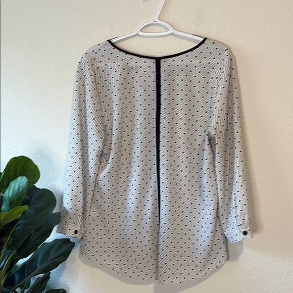 41 Hawthorn white and black polka dot 3/4 Sleeve Relaxed Blouse - Picture 5 of 5